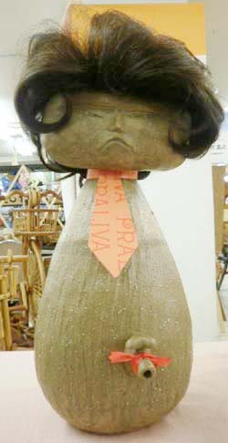 陶器オブジェ小便小僧の決断