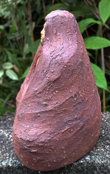 陶器の縁起物人形「達磨」