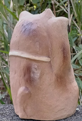 陶器の縁起物人形・招き猫太郎