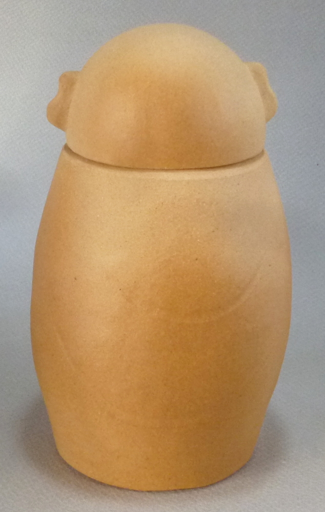 手元供養用・お地蔵様形の骨壷です。