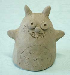 手びねりの陶人形・トトロ