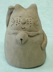 手びねりの陶人形・招き猫