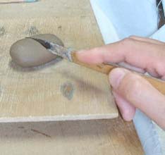 粘土用カッターを使う