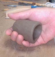 手びねり人形の胴体を作ります