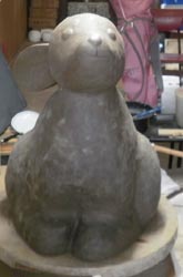 紐作りでウサギを制作