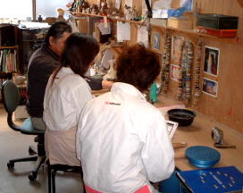 ｆｍ福岡・千香ちゃん雛人形・制作風景