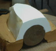 干支、猪（亥）人形の石膏型を作ります。