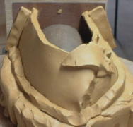 干支、猪（亥）人形の石膏型を作ります。