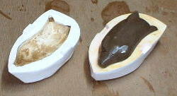 干支、猪（亥）人形の石膏型を作ります。