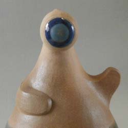 オブジェ「コン・ニチ・ハ」