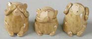 手びねりの三猿陶器人形