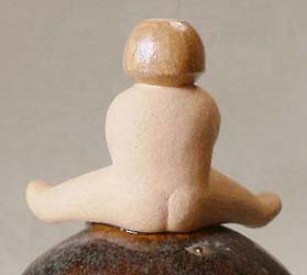 陶器の五月人形、力強い「金時」です。