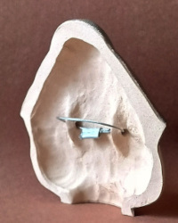 家守シンボルアート・桃福さん