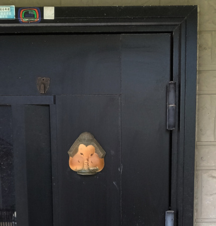 家守シンボルアート・桃福さん