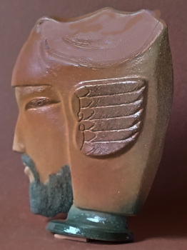 家守シンボルアート・神武天皇