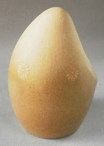 和の陶器の人形・菊