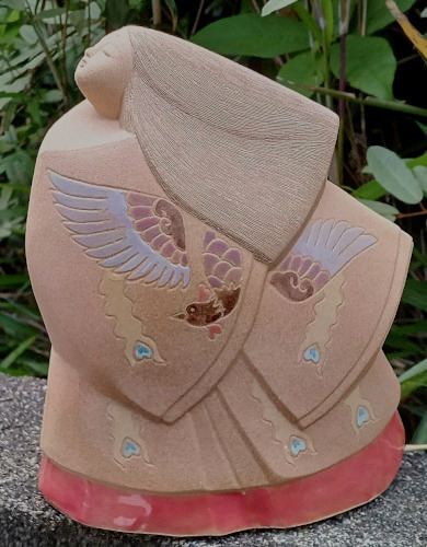 和の陶器の人形・風舞