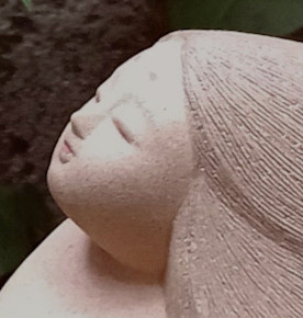 和の陶器の人形・風舞