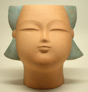 陶器の人形・ピュアな少女