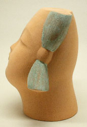 陶器の人形・ピュアな少女