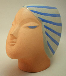 陶器の人形・未来へ